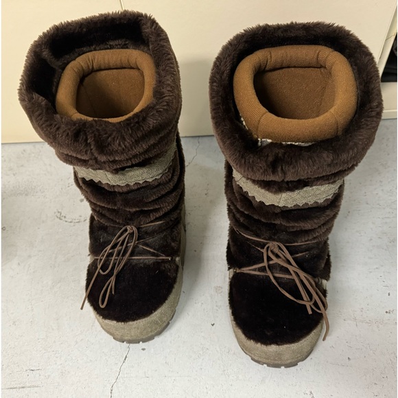 Khombu Shoes - SOLD!!! Khombu Women's Telluride Moon Boots Size 8